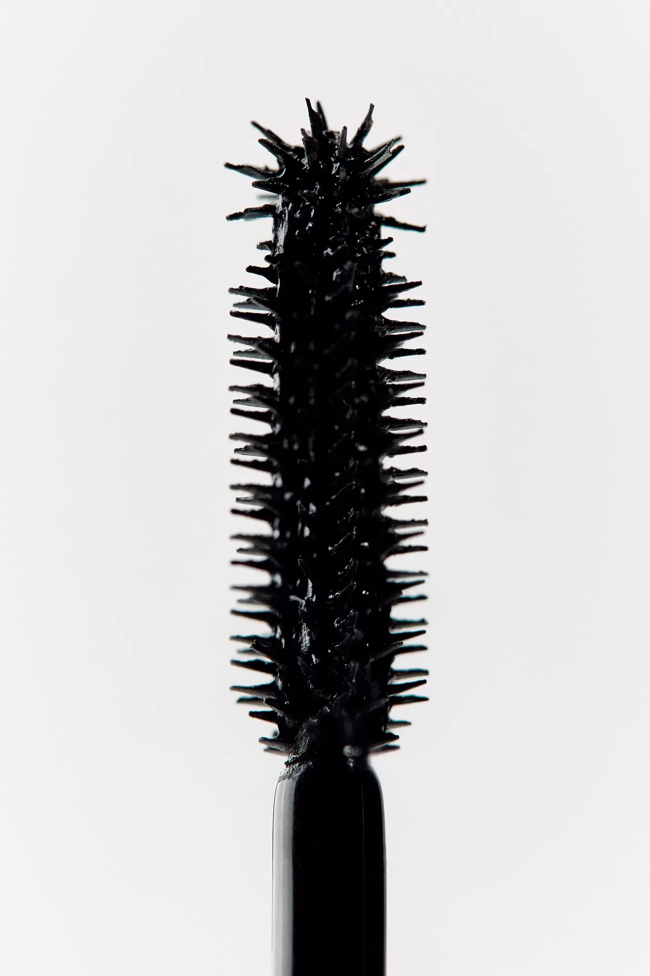 BLACK TUBING EYELASH MASCARA - FOOLPROOF DAILY offers at $22.9 in ZARA