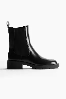 Chelsea Boots offers at $44.99 in H&M