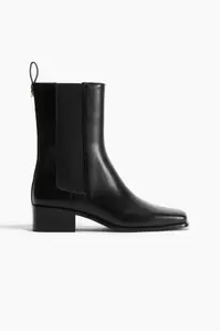 Chelsea Boots offers at $59.99 in H&M