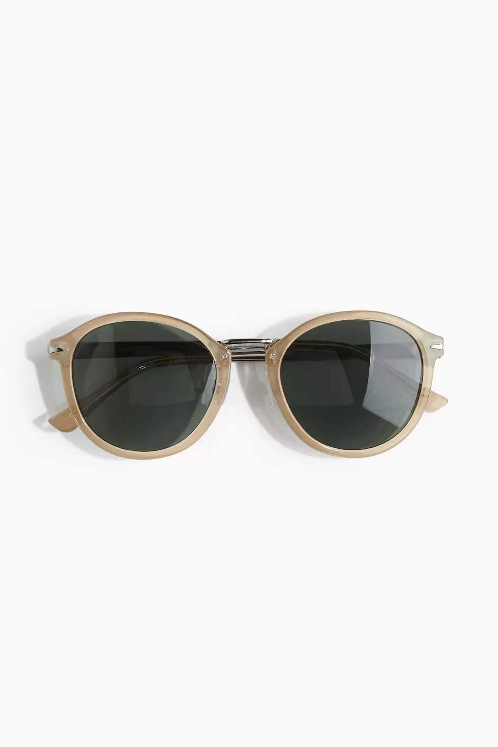 Polarised sunglasses offers at $34.99 in H&M