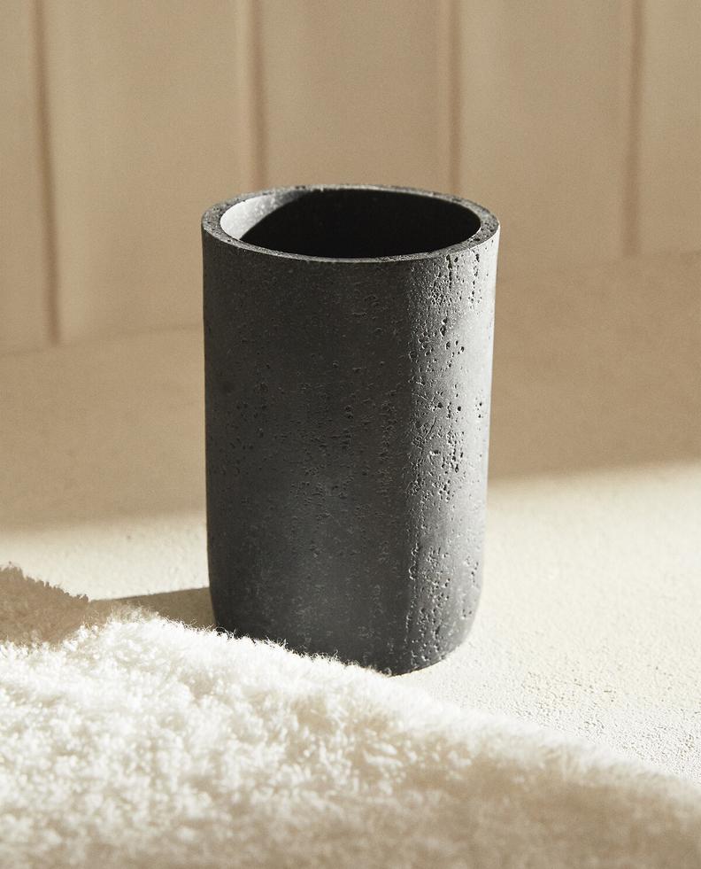 STONE RESIN TOOTHBRUSH HOLDER offers at $13.9 in ZARA HOME