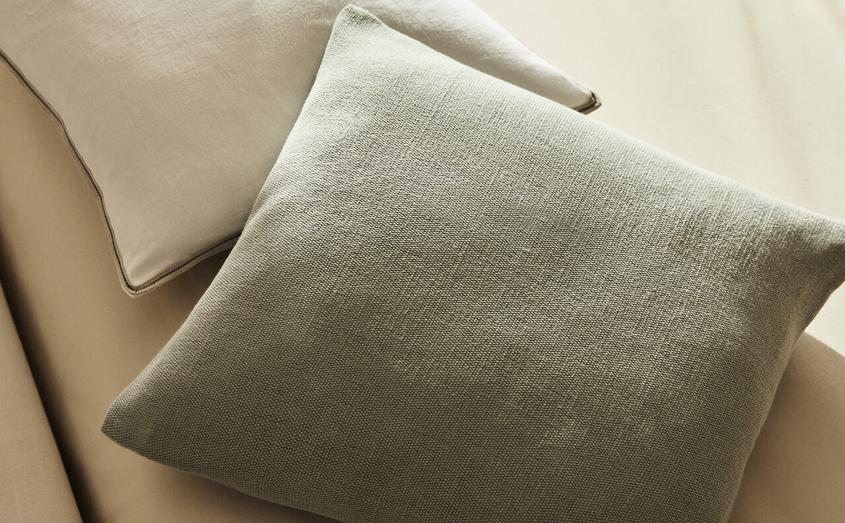 JUTE THROW PILLOW COVER offers at $29.9 in ZARA HOME
