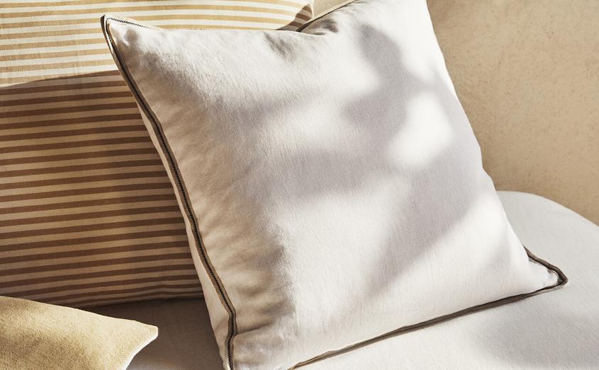 THROW PILLOW COVER WITH CONTRAST TOPSTITCHING offers at $45.9 in ZARA HOME