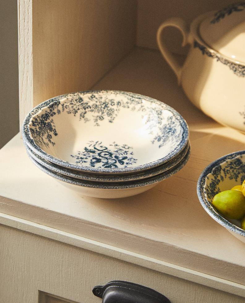 FLORAL EARTHENWARE BOWL offers at $9.9 in ZARA HOME