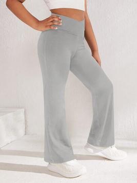 Tween Girl Solid Flare Leg Active Pants offers at $10 in SheIn