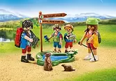 6536 - Famille de randonneurs offers at $21.99 in Playmobil