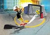 1029 - Joueur de soccer avec mini but offers at $15.99 in Playmobil