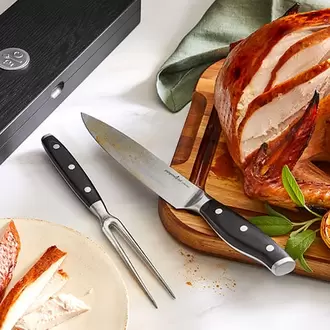 Carving Set offers at $165 in Pampered Chef