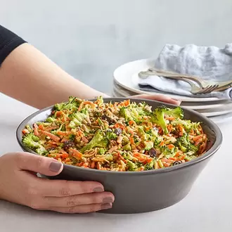 Medium Serving Bowl offers at $37 in Pampered Chef