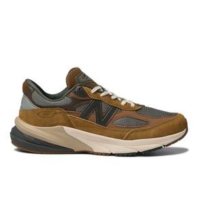 Carhartt WIP x New Balance MADE in USA 990v6
     
         
             Men's Lifestyle offers at $284.99 in New Balance