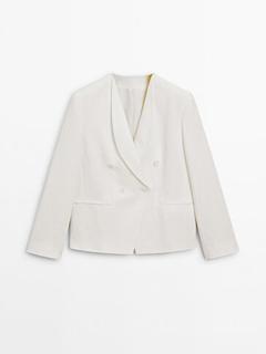 Double-breasted linen suit blazer with flap detail - Limited Edition offers at $529 in Massimo Dutti