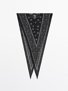 Paisley print scarf offers at $55.9 in Massimo Dutti