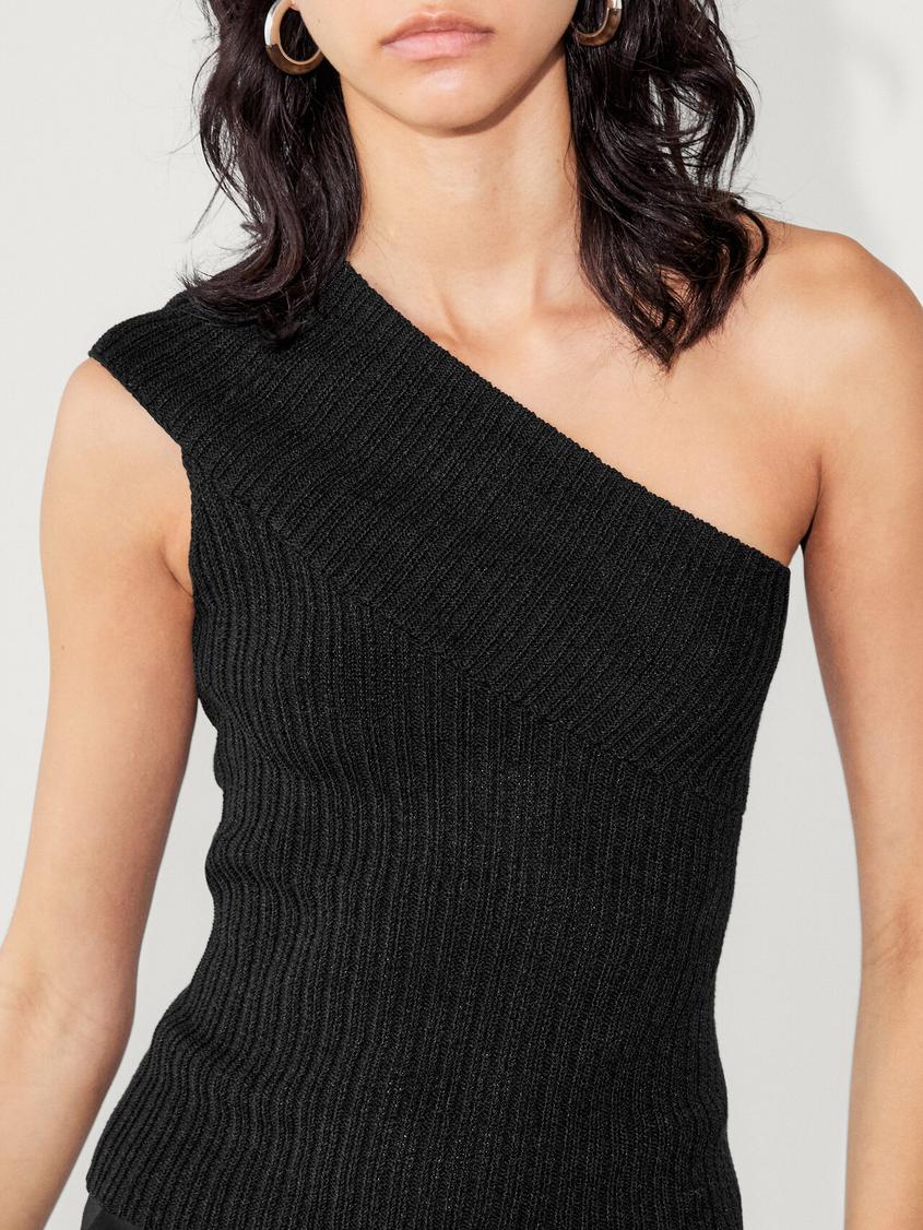 Asymmetric ribbed knit top offers at $99.9 in Massimo Dutti